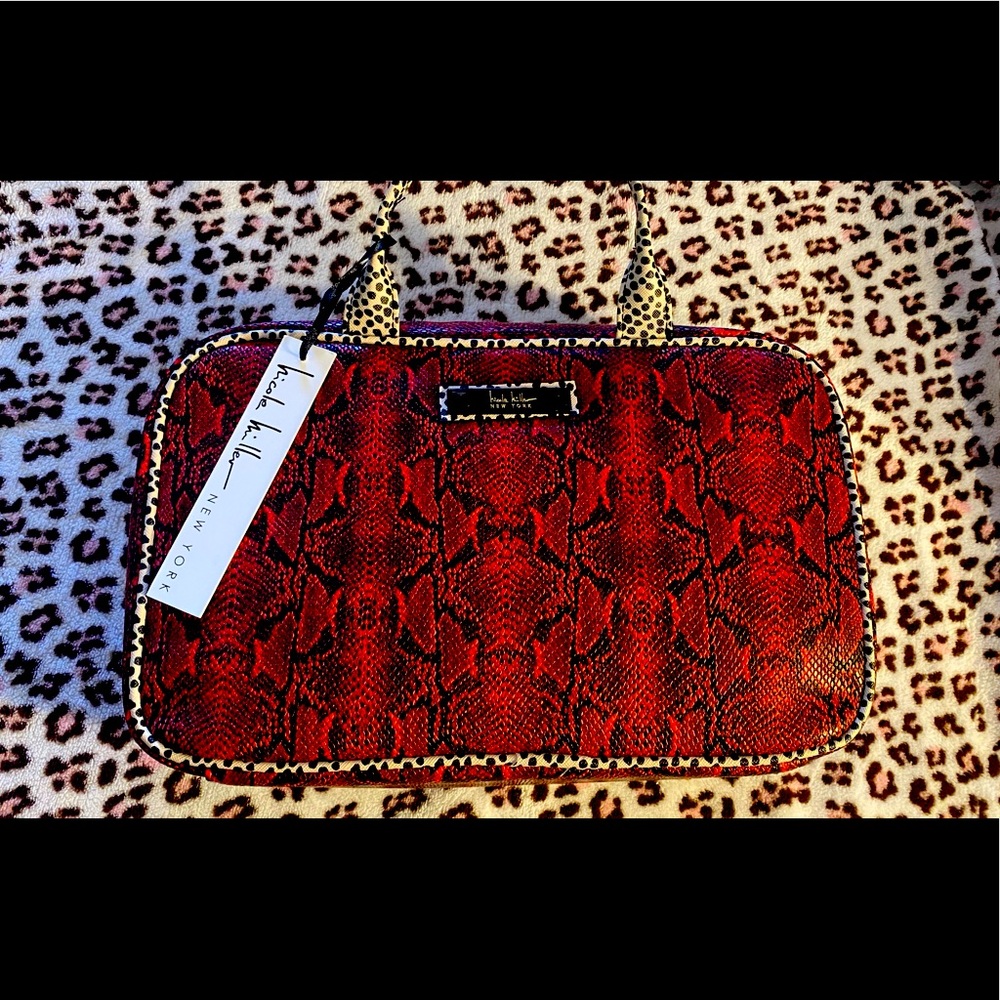 Cosmetic bag